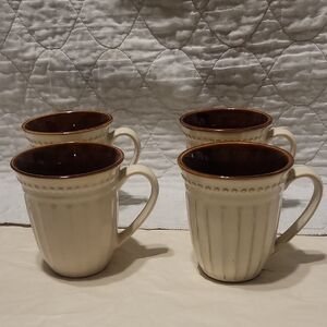 Gibson Braedon Cream: Elegant Cream & Brown Ceramic Mugs Set of 4 min use/used